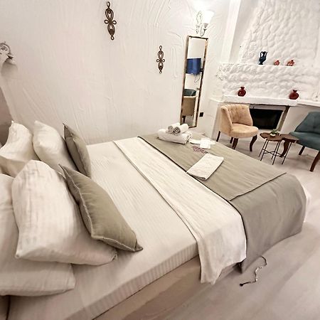 Tek Han Alacati Hotel Bagian luar foto