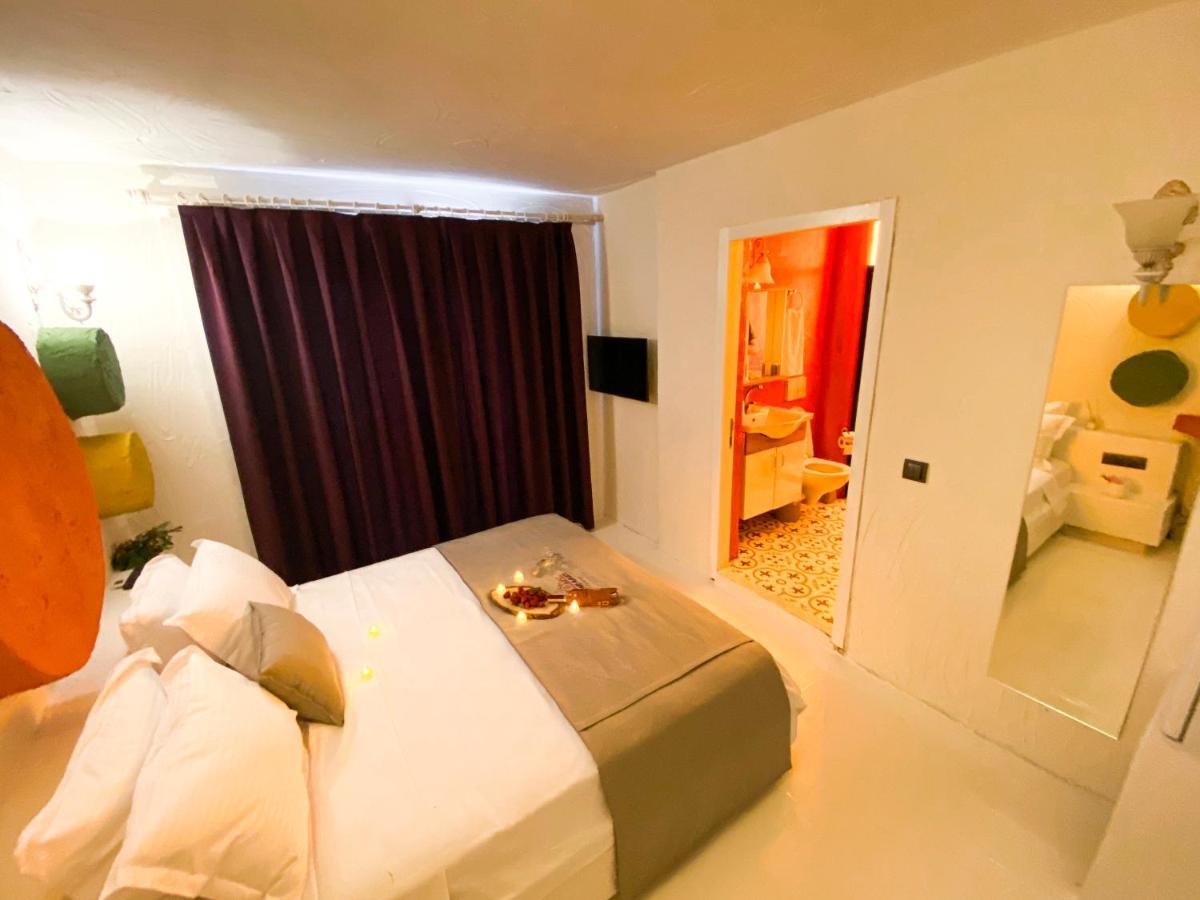 Tek Han Alacati Hotel Bagian luar foto