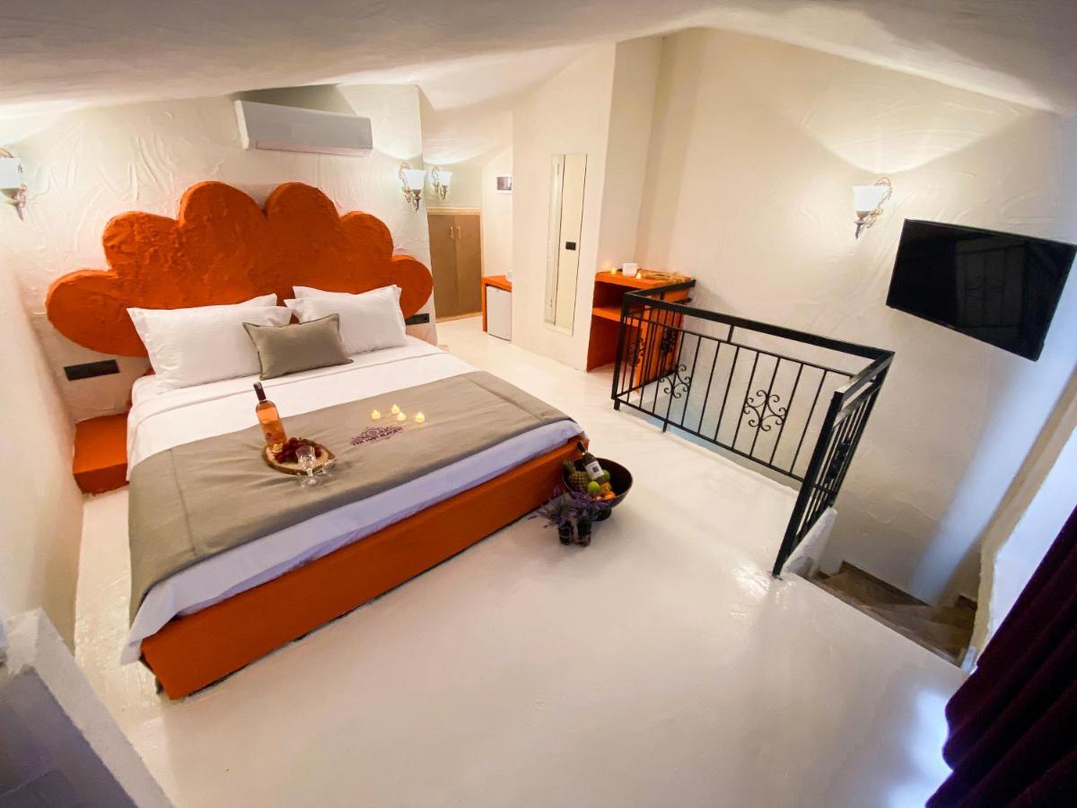 Tek Han Alacati Hotel Bagian luar foto