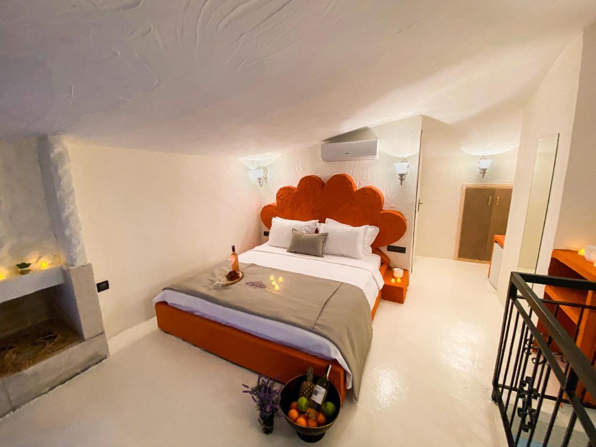 Tek Han Alacati Hotel Bagian luar foto