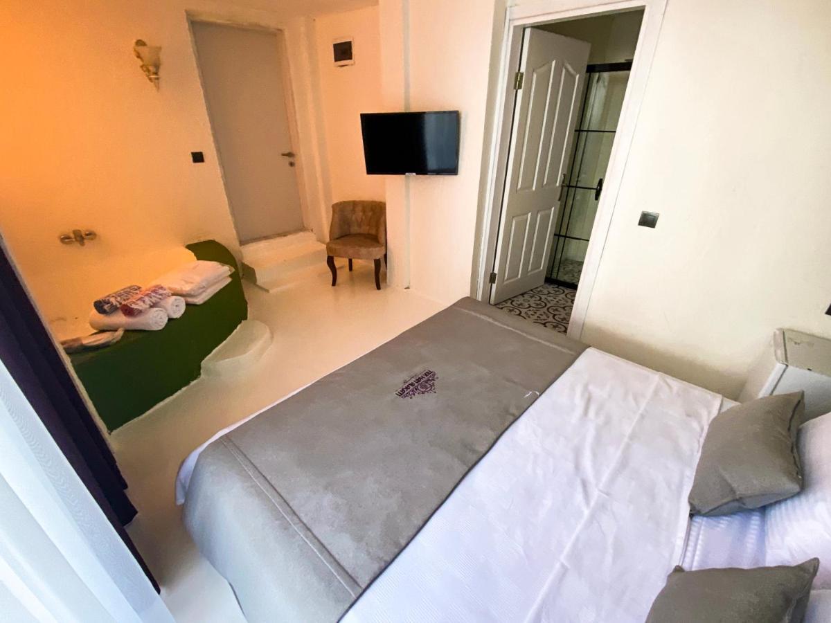 Tek Han Alacati Hotel Bagian luar foto