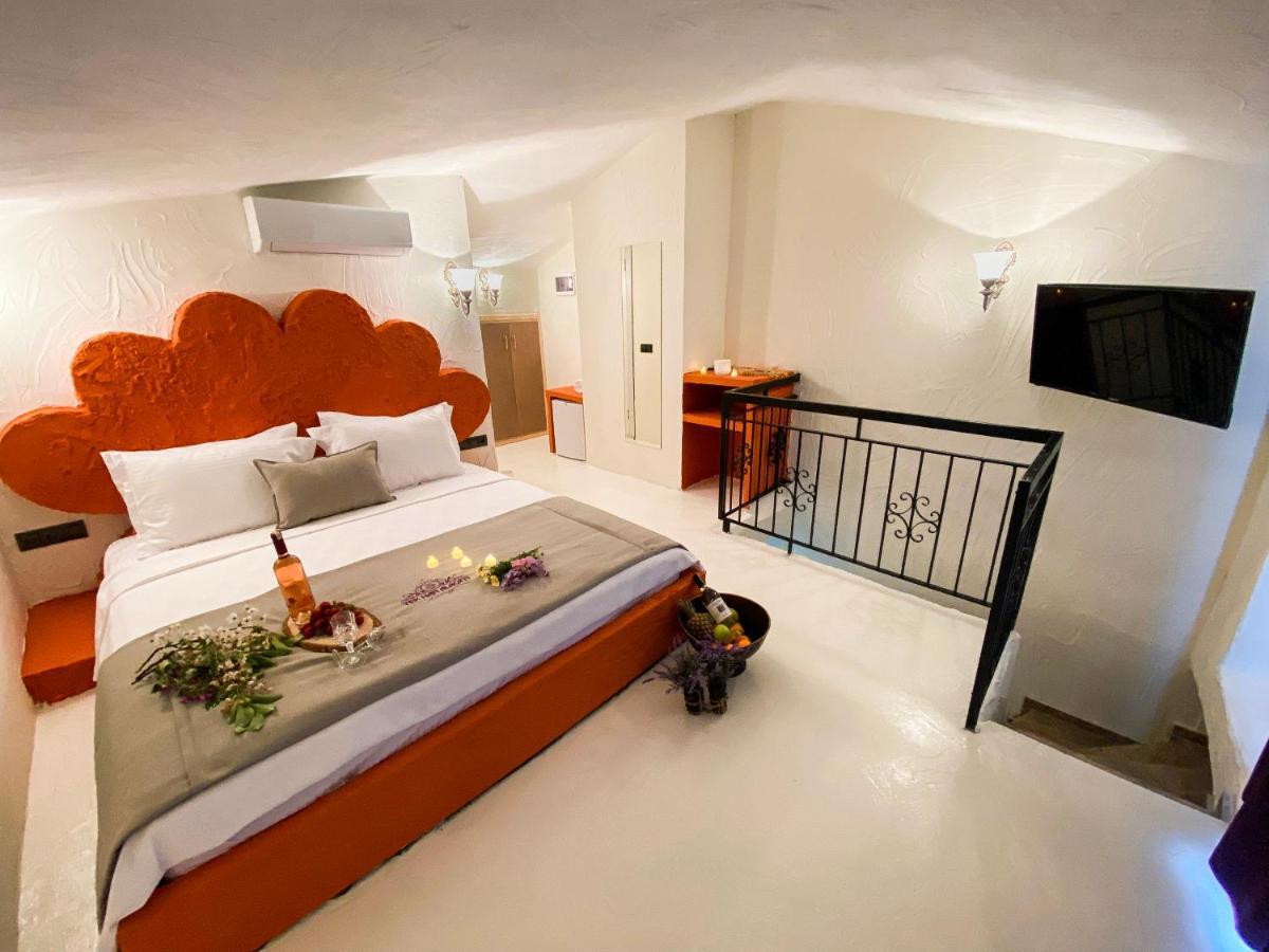 Tek Han Alacati Hotel Bagian luar foto