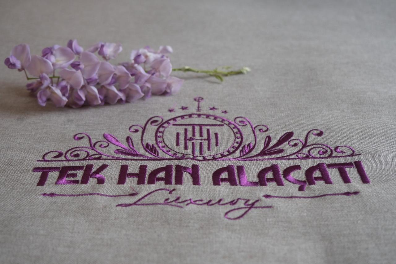 Tek Han Alacati Hotel Bagian luar foto