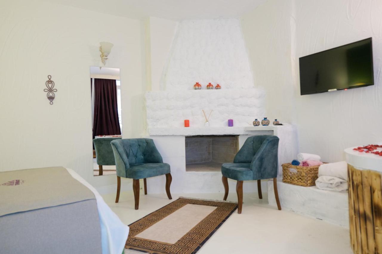 Tek Han Alacati Hotel Bagian luar foto