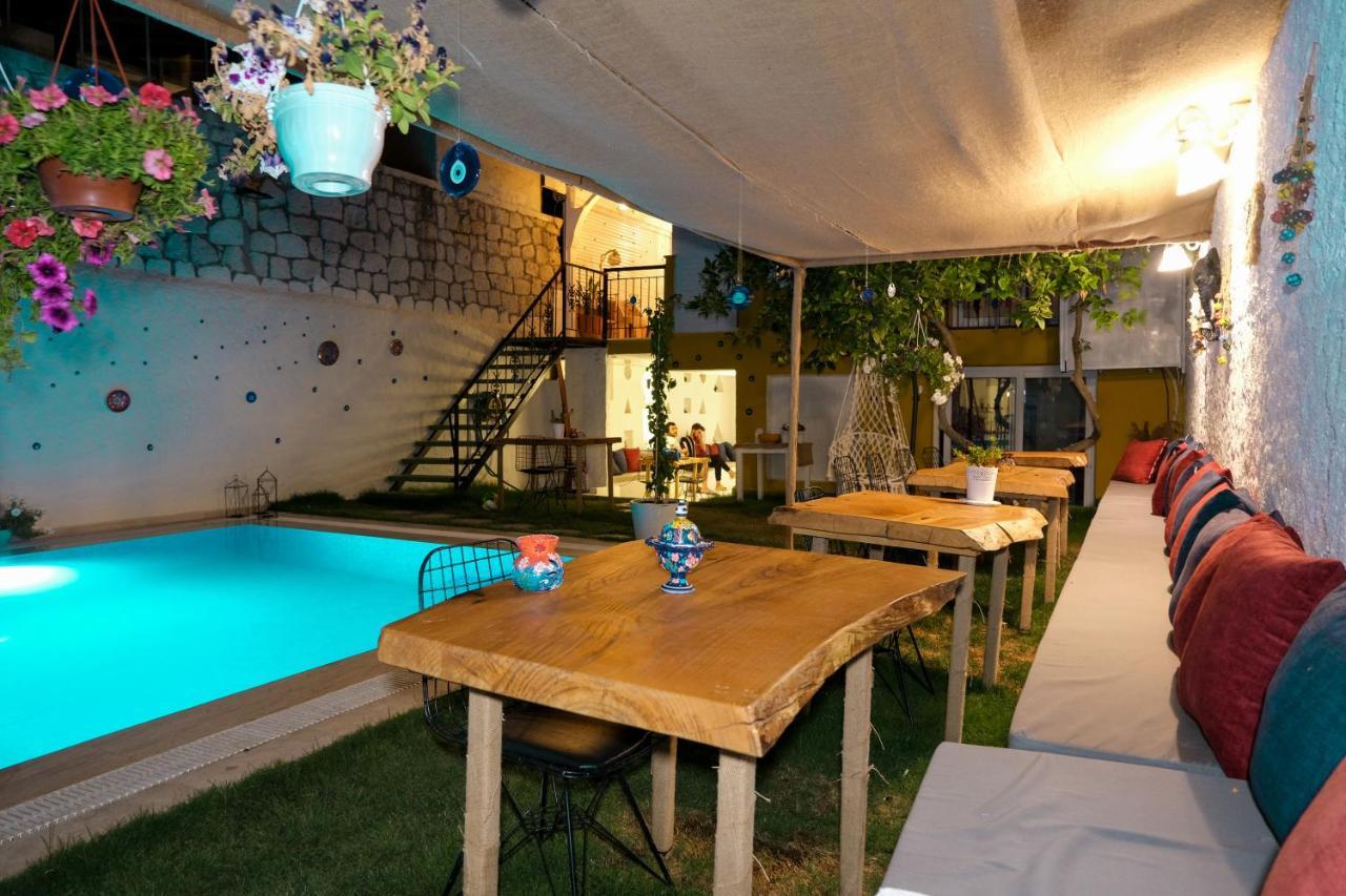 Tek Han Alacati Hotel Bagian luar foto