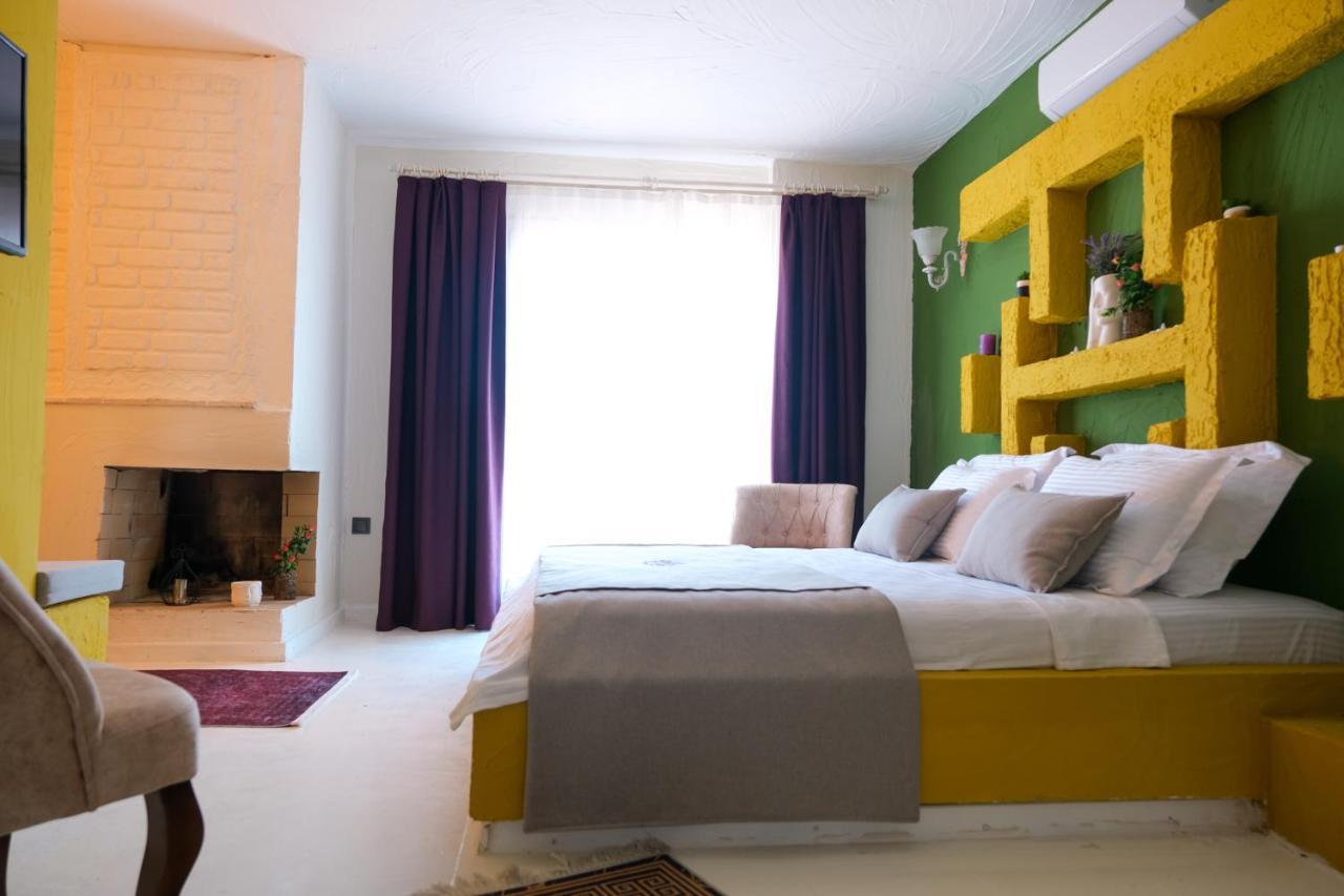 Tek Han Alacati Hotel Bagian luar foto