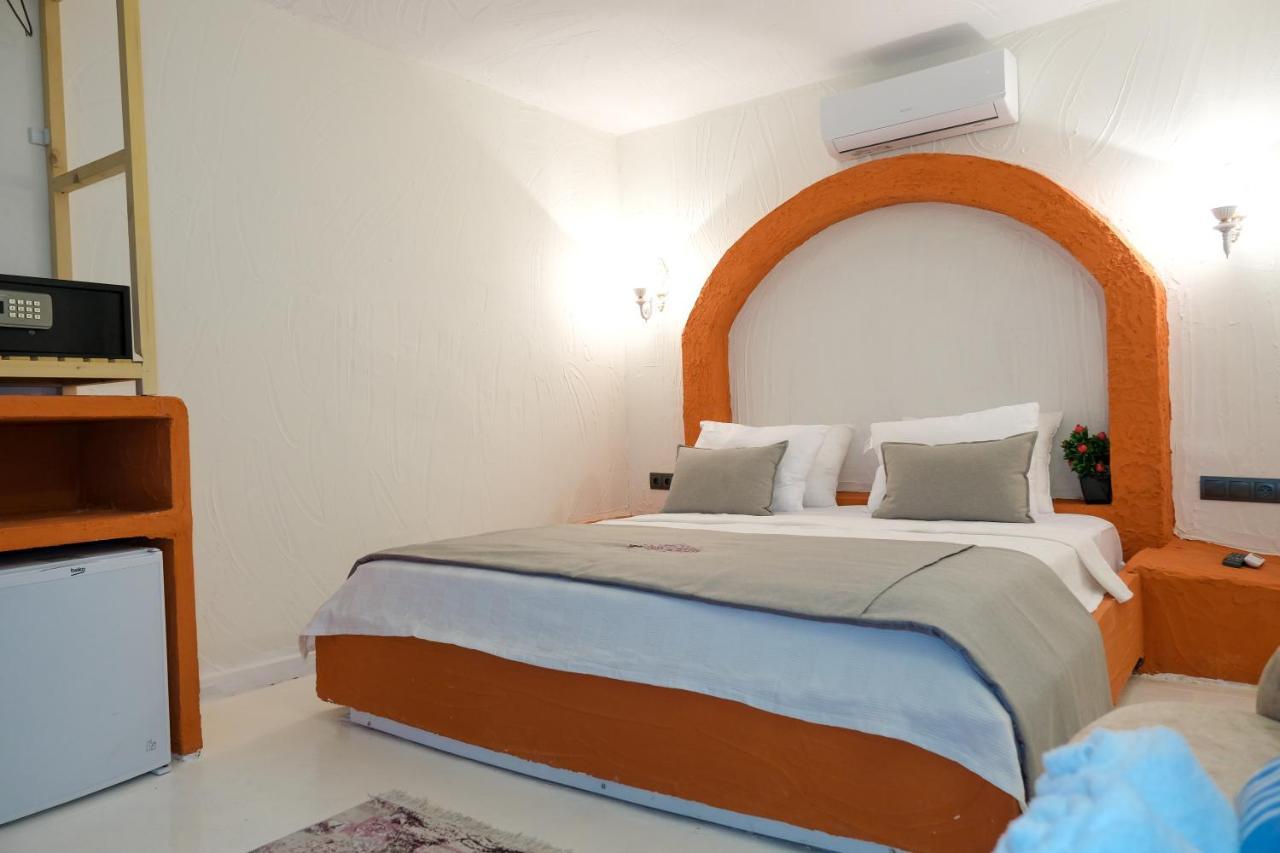 Tek Han Alacati Hotel Bagian luar foto