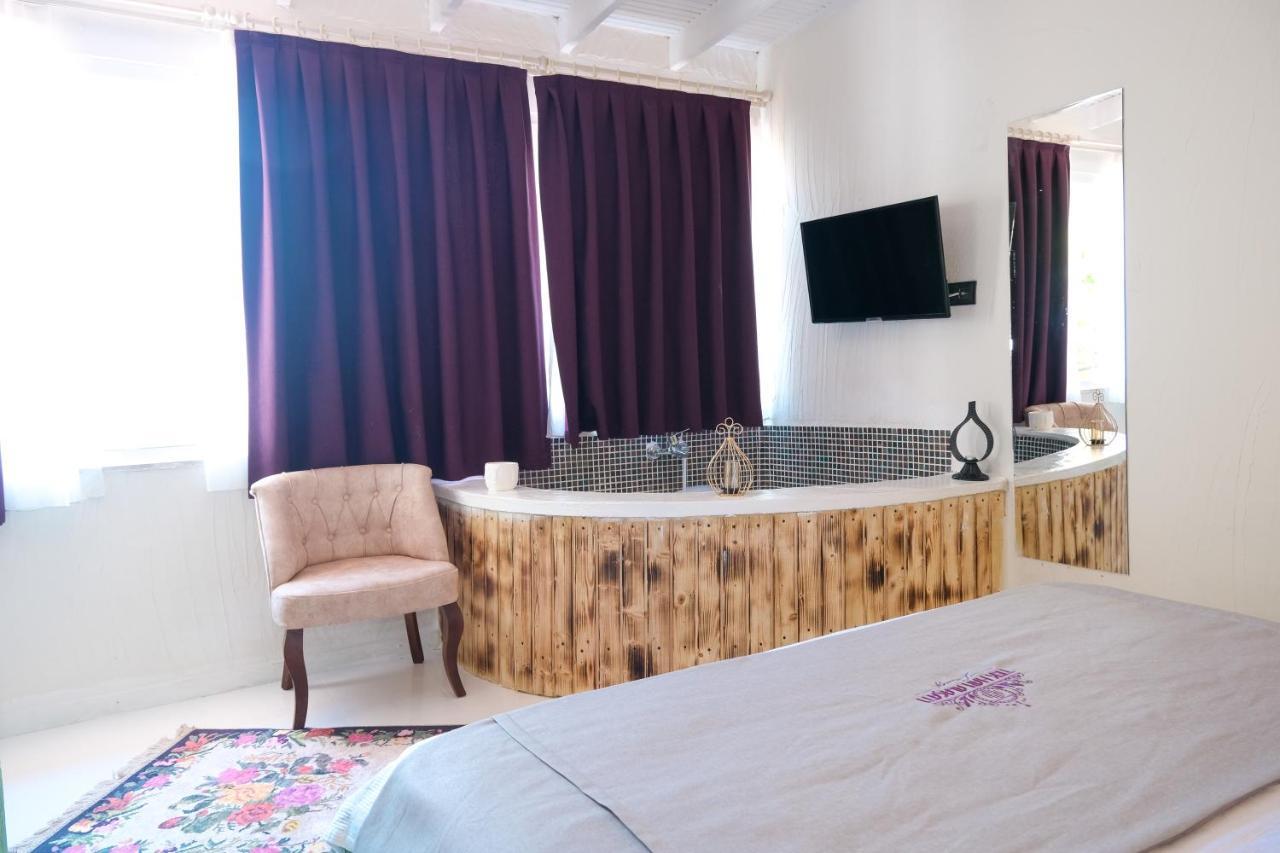 Tek Han Alacati Hotel Bagian luar foto