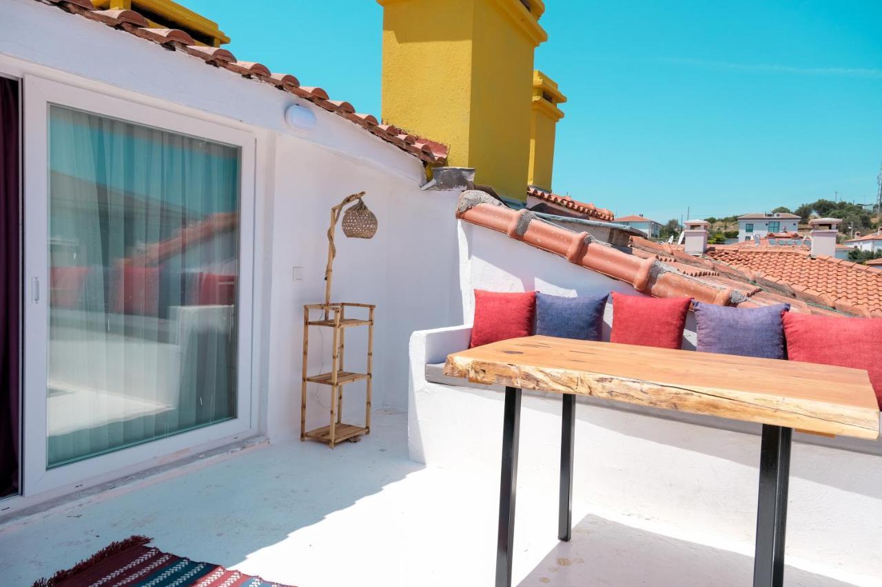 Tek Han Alacati Hotel Bagian luar foto