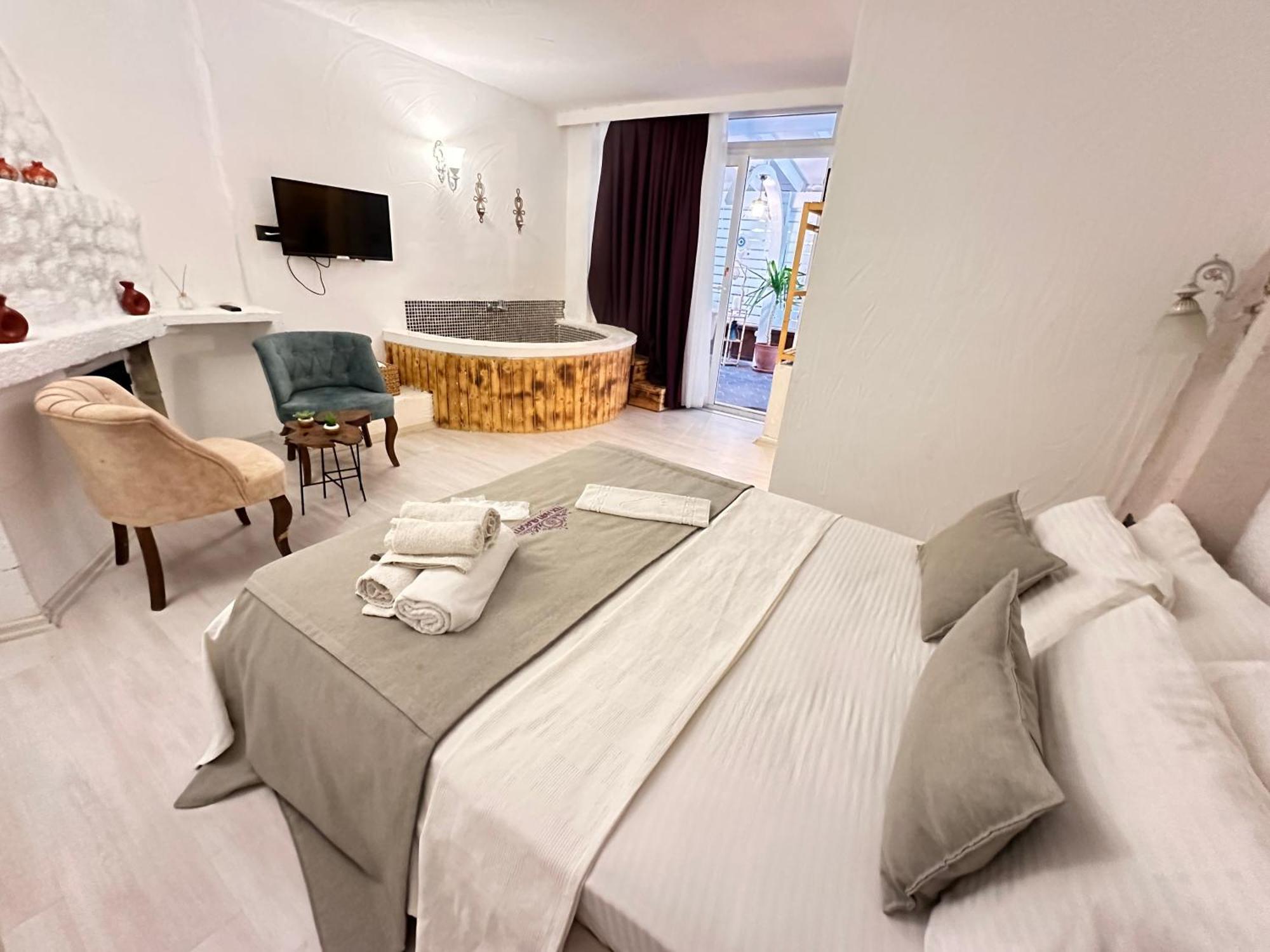 Tek Han Alacati Hotel Bagian luar foto