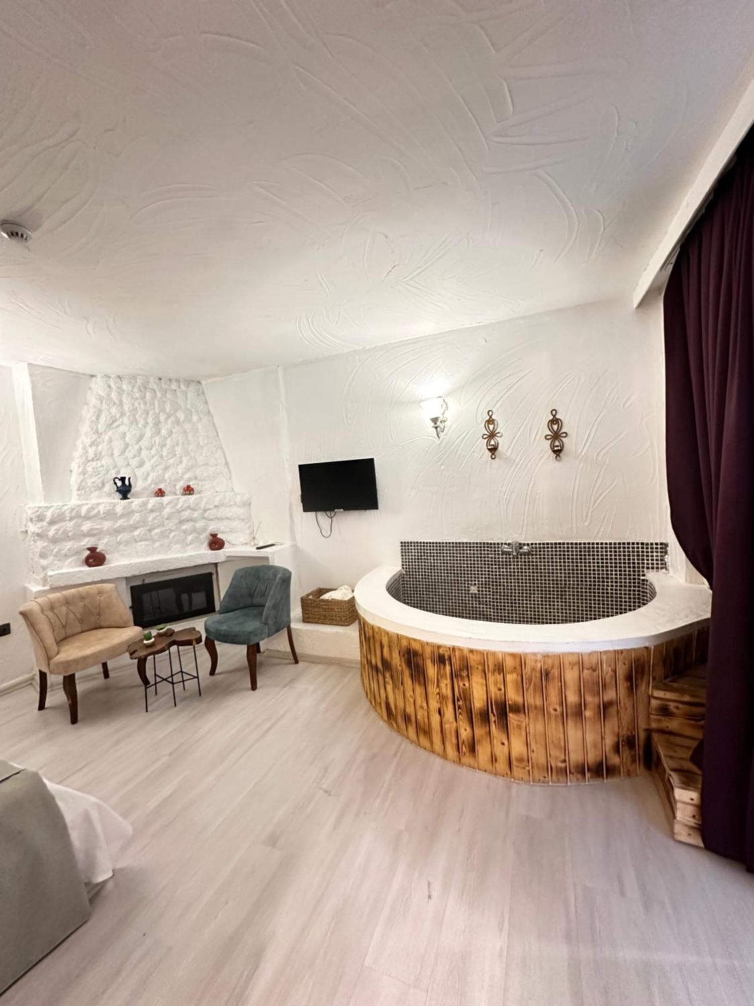 Tek Han Alacati Hotel Bagian luar foto
