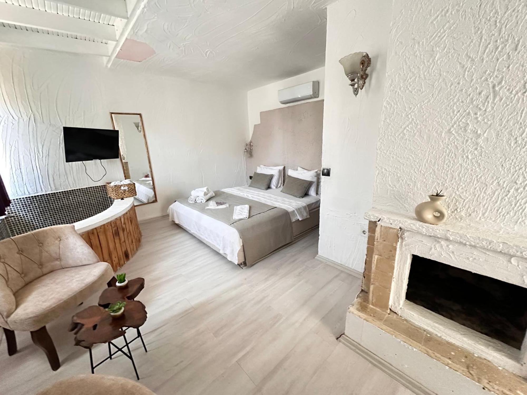 Tek Han Alacati Hotel Bagian luar foto